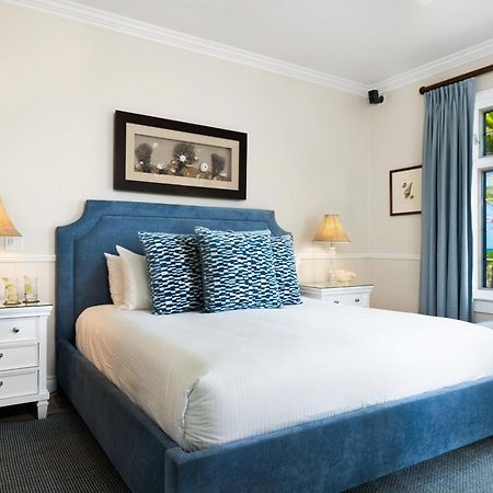 Point Grace Hotel Грейс Бей Екстериор снимка