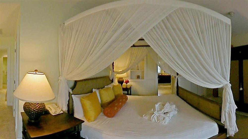 Point Grace Hotel Грейс Бей Екстериор снимка