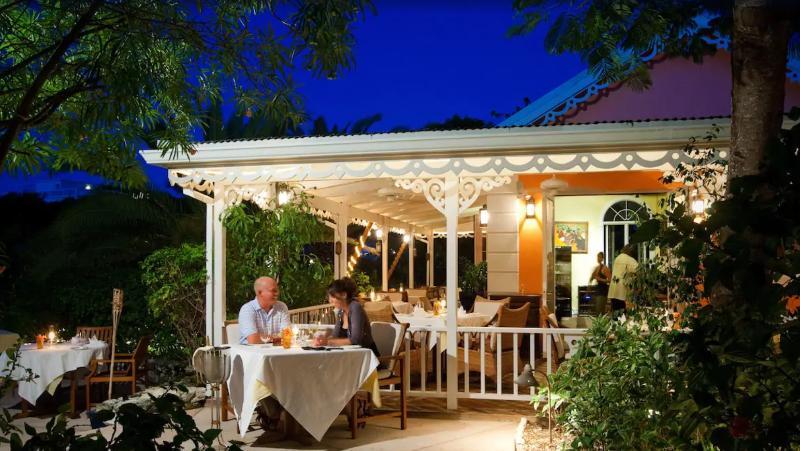Point Grace Hotel Грейс Бей Екстериор снимка
